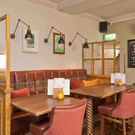 Old Swan Hotel Gargrave Buitenkant foto
